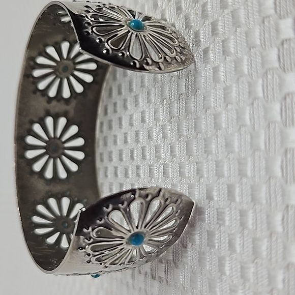 STERLING 925 TURQUISE STONE FLORAL PIERCED DESIGN CUFF BRACLET - Picture 3 of 8